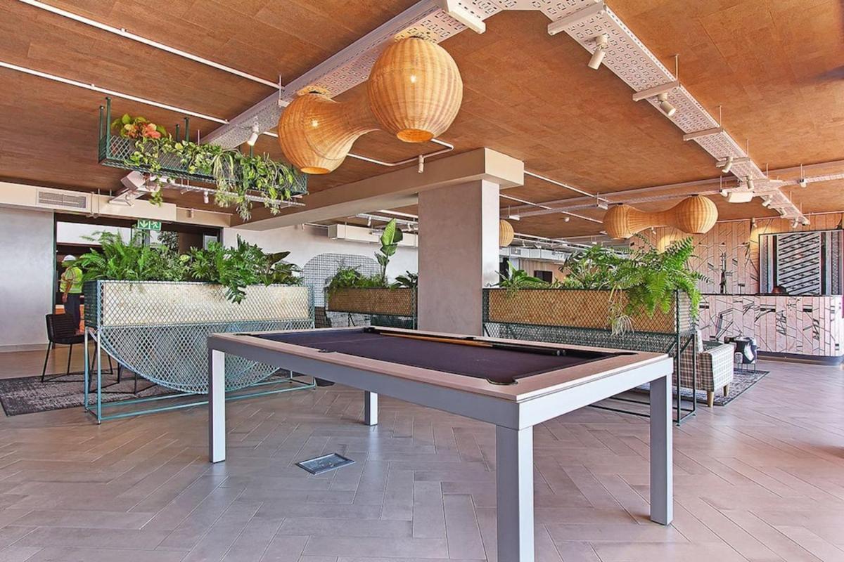 Urban Chic Wex1 Mountain Views Pool Entertainment Apartment เคปทาวน์ ภายนอก รูปภาพ